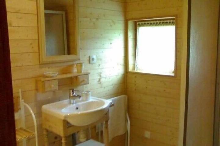 Chalet pour 2 personnes, avec terrasse et jardin dans Mayenne - 2