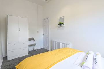 Glamping for 9 People in Leeds, West Yorkshire, Photo 3