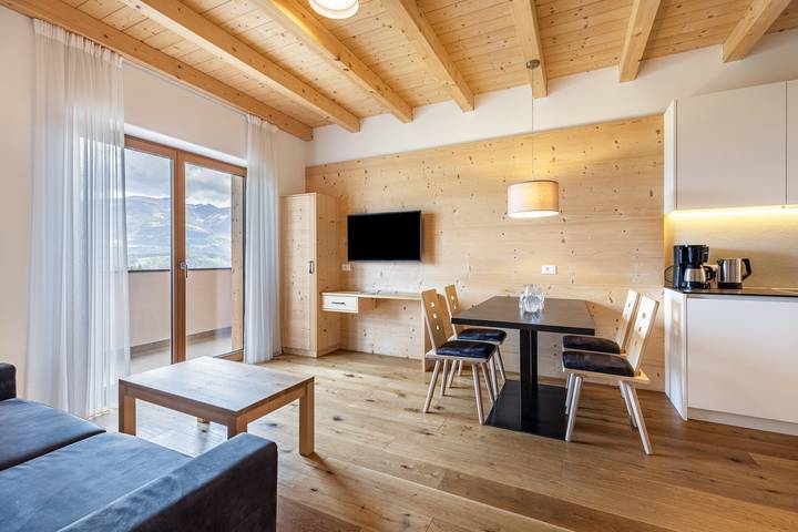 Appartamento intero, Appartamento "Stefansdorf 7" con vista montagna, Wi-Fi, giardino, balcone e barbecue in Santo Stefano, San Lorenzo di Sebato e dintorni