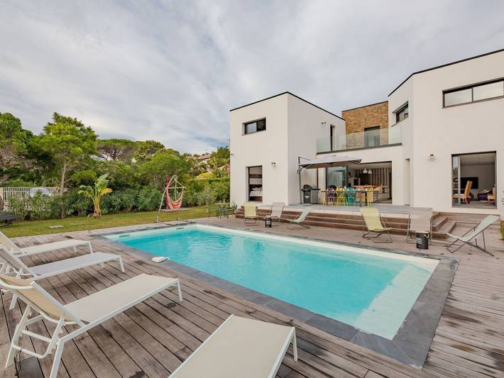 Villa pour 10 personnes, avec Balcon ainsi que Terrasse et Jardin dans Les Issambres