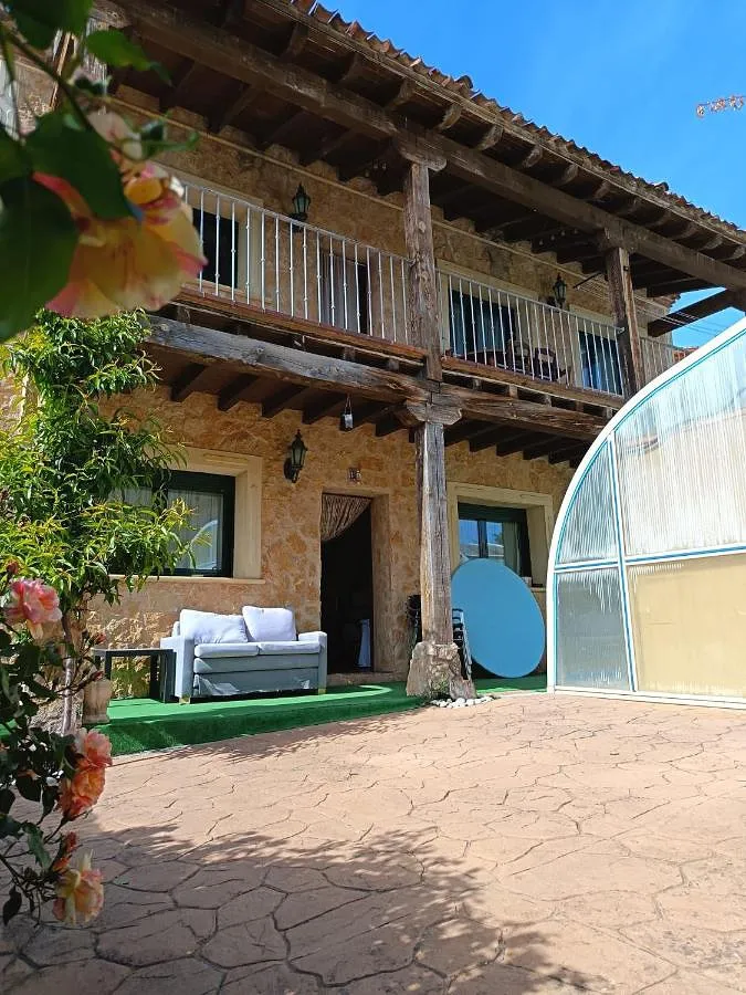 Casa de vacaciones para 16 personas, con jardín y sauna además de piscina y jacuzzi - 1