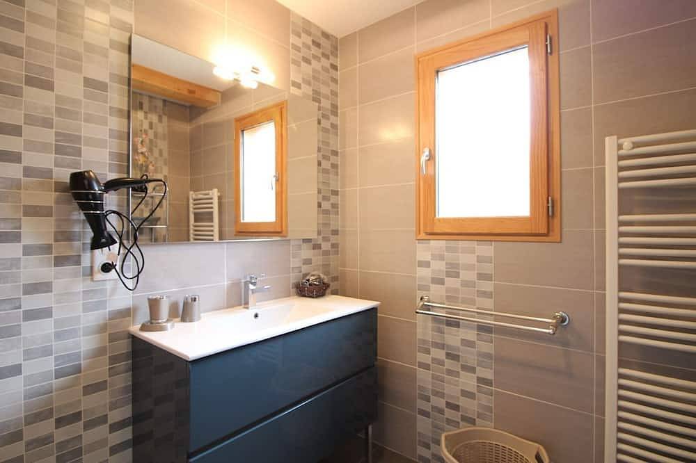 Le Mont-Dore : Chalet 4 chambres avec garage et terrasse in Mont-Dore, Parc naturel régional des Volcans d'Auvergne