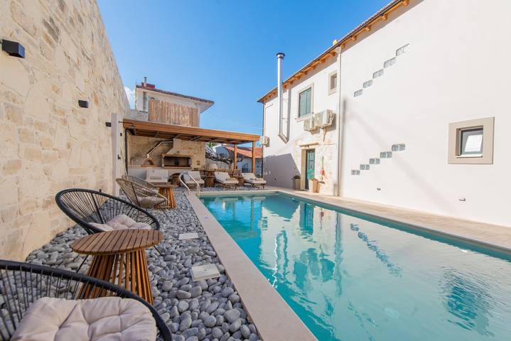 Villa per 9 persone con giardino in Chania regione