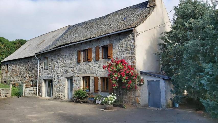 Location de vacances pour 9 personnes, avec Terrasse et Jardin à Recoules-d'Aubrac