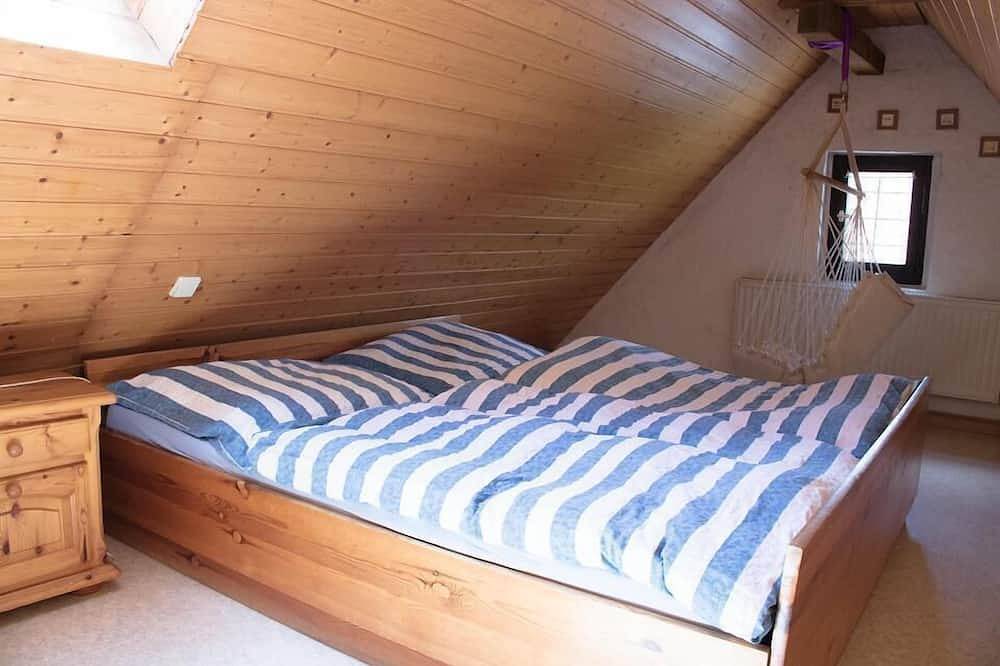Ganze Wohnung, Gemütliche 95qm Ferienwohnung mit kostenfreiem Parken und Wlan in Leutershausen, Romantische Straße