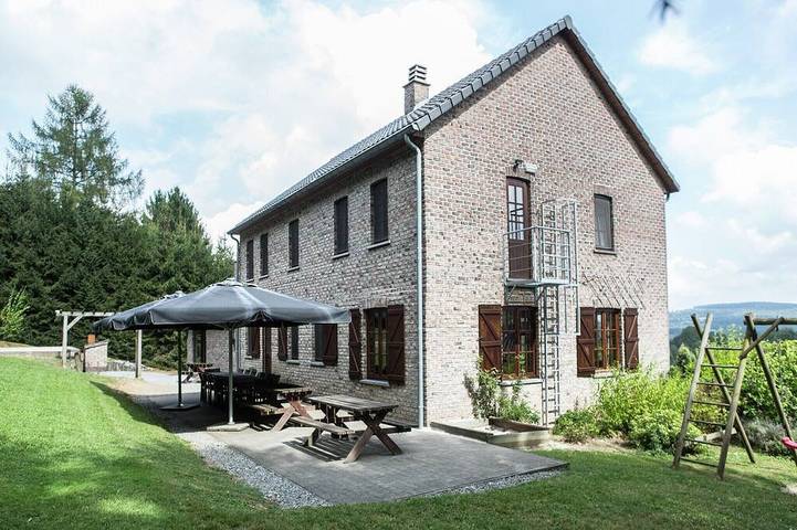 Location de vacances pour 13 personnes, avec sauna ainsi que jardin et terrasse, animaux acceptés dans Heyd