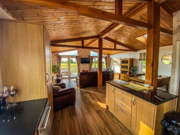 Lodge for 6 People in Barmby Moor, East Riding of Yorkshire, Photo 4