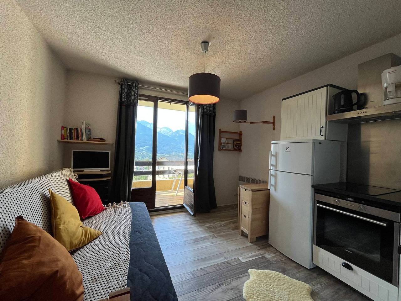 Appartement entier, Cosy Mini T2 à Barcelonnette - 4 pers, balcon sud tranquille in Barcelonnette, Val d’Allos