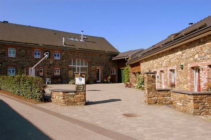 Ferienhaus für 18 Personen, mit Garten und Pool sowie Sauna