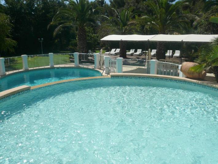 Maison de vacances pour 2 personnes, avec Terrasse et Jacuzzi ainsi que Jardin et Bassin pour enfant à Aubagne