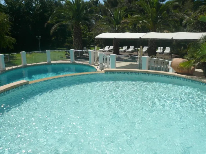 Casa de vacaciones para 2 personas, con piscina para niños y jardín además de vistas y piscina - 1