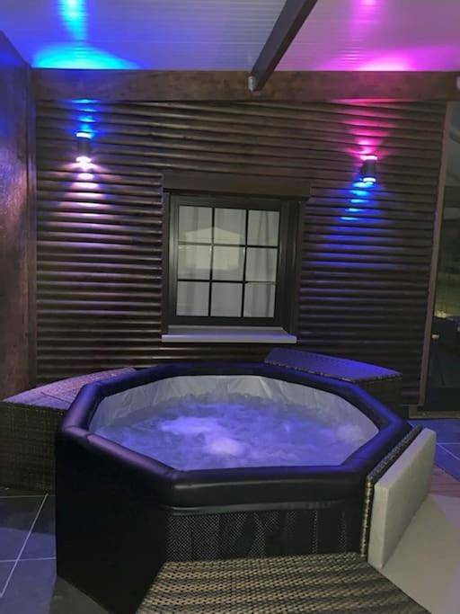 Location de vacances pour 5 personnes, avec Jacuzzi et Terrasse dans Dompierre-Becquincourt