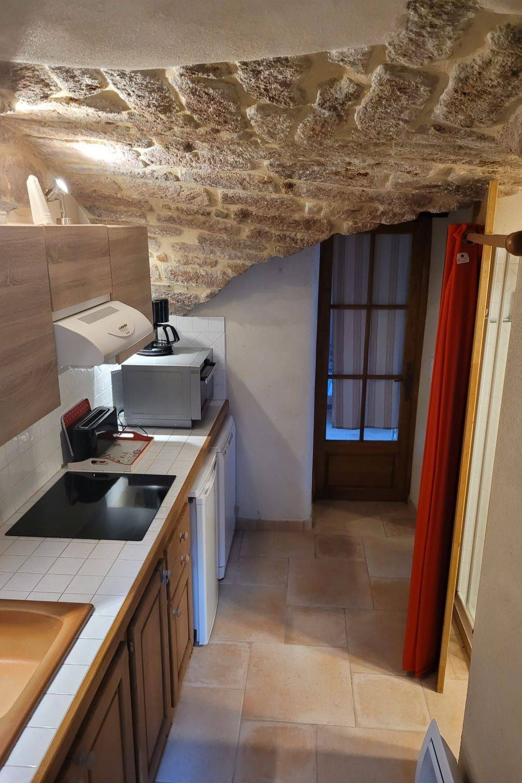 Steinhaus und Freischwimmbad, 4 Betten, 2Sz in Planzolles, Parc naturel régional des Monts d'Ardèche