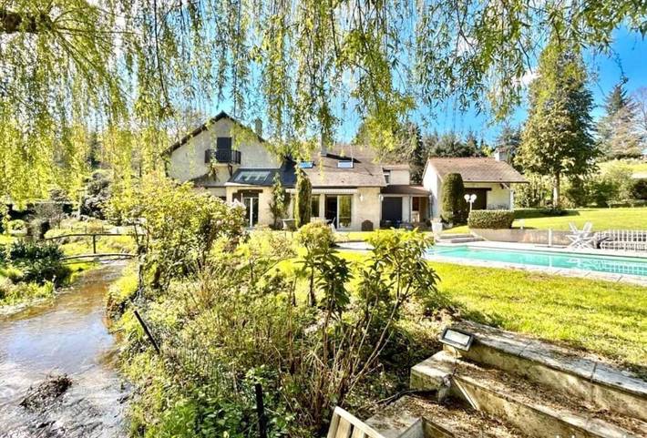 Maison de vacances pour 4 personnes, avec piscine ainsi que jacuzzi et jardin