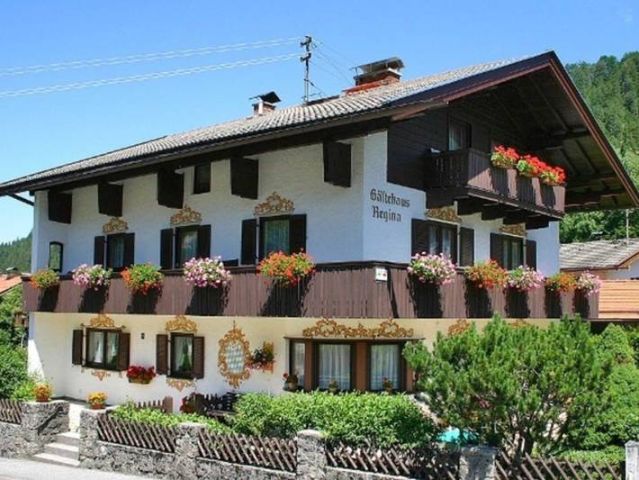 Ferienwohnung für 2 Personen, mit Ausblick und Balkon sowie Garten, kinderfreundlich in Bayern