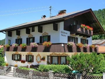 Ferienwohnung für 2 Personen, mit Balkon und Garten sowie Ausblick, kinderfreundlich in Alpenland Tegernsee Schliersee