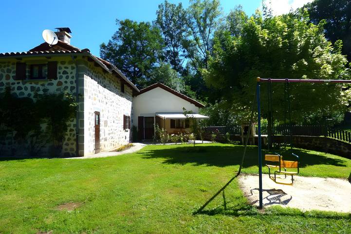 Gîte pour 6 personnes, avec Jardin à Narnhac