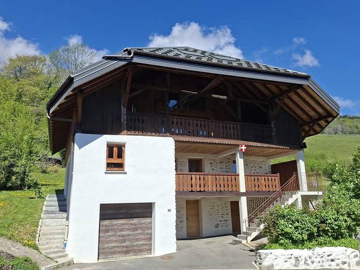 Gîte pour 10 personnes, avec Jacuzzi et Terrasse dans Allondaz