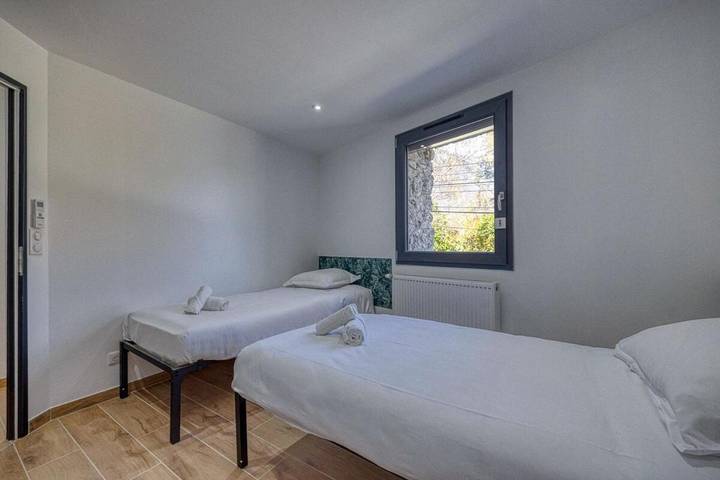 Gîte pour 6 personnes à Saint-Nazaire-les-Eymes - 2