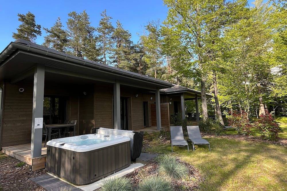 Alquiler de lujo con jacuzzi privado y acceso a piscina y gimnasio, junto al golf en Le Chambon-sur-Lignon in Le Chambon-sur-Lignon, Mézenc