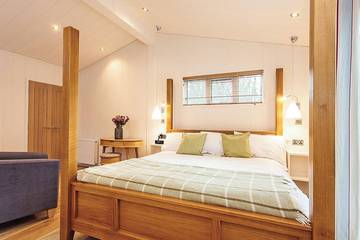 Chalet for 2 People in Wootton Bridge, Isle of Wight, Photo 2