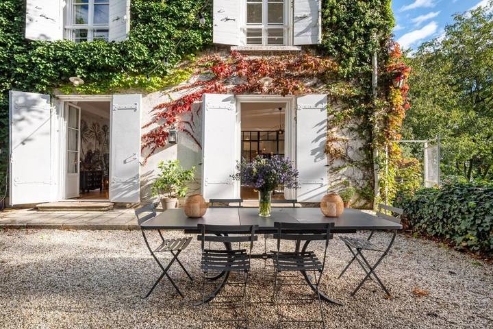 Location de vacances pour 8 personnes, avec piscine ainsi que jardin et balcon à La Mulatière - 4