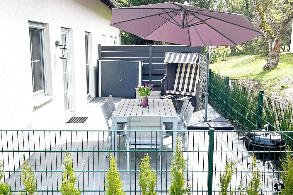 Traumhaft gelegenes Ferienhaus für Familien & Hund, umzäunt, 200m zum Plauer See in Fünfseen, Plauer See
