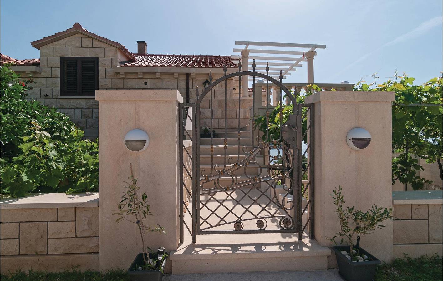 Ganze Ferienwohnung, Ferienwohnung für 4 Personen mit Terrasse in Selca, Povlija, Selca und Sumartin