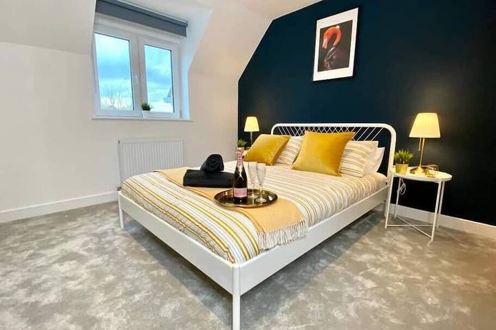 Beautiful New 3 bedroom house - garden & parking in Dorset