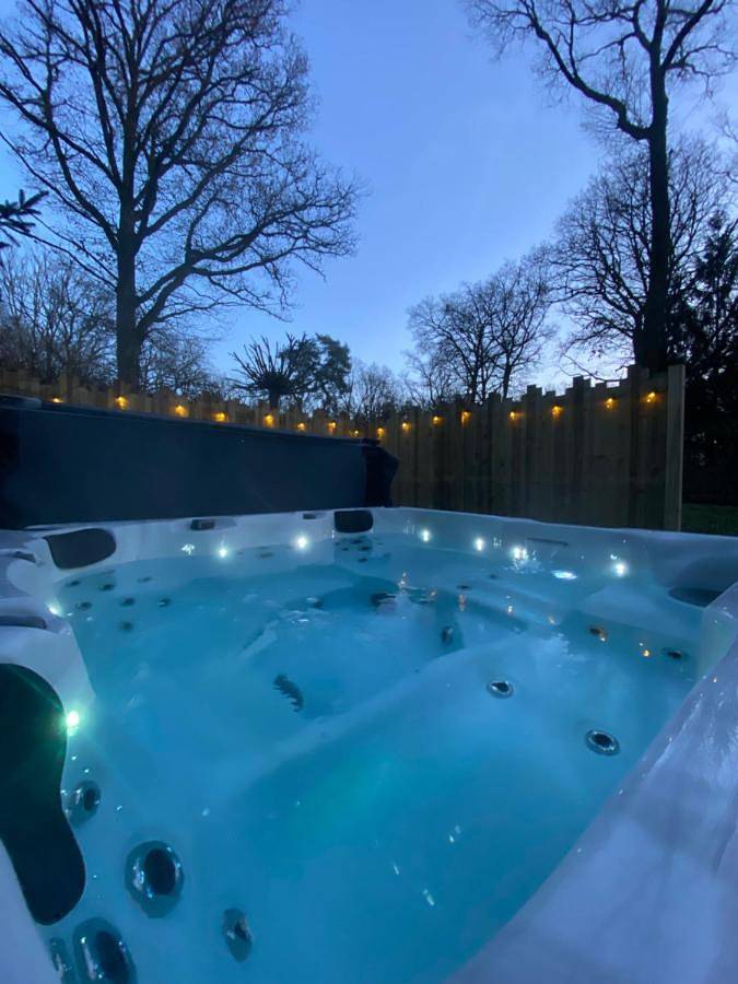 Le Colibri spa jacuzzi in Bomal, Durbuy