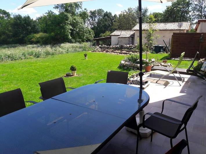 Location de vacances pour 8 personnes, avec jardin à Lavaurette