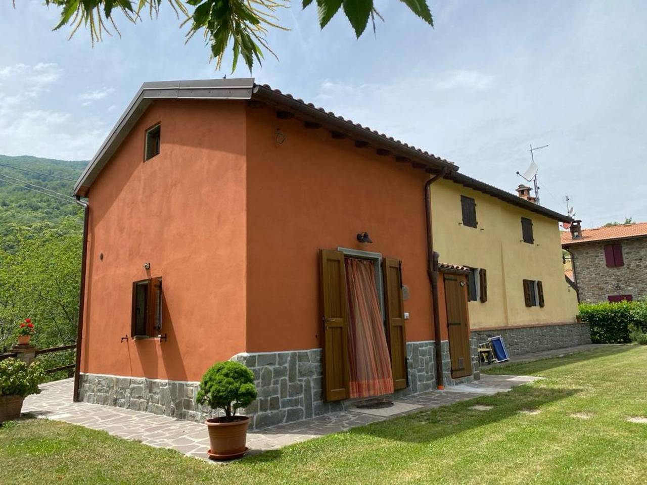 Casa vacanze 'La Casina Rossa Della Fornace' con vista sulle montagne, giardino privato e Wi-Fi in Cutigliano, Provincia di Pistoia