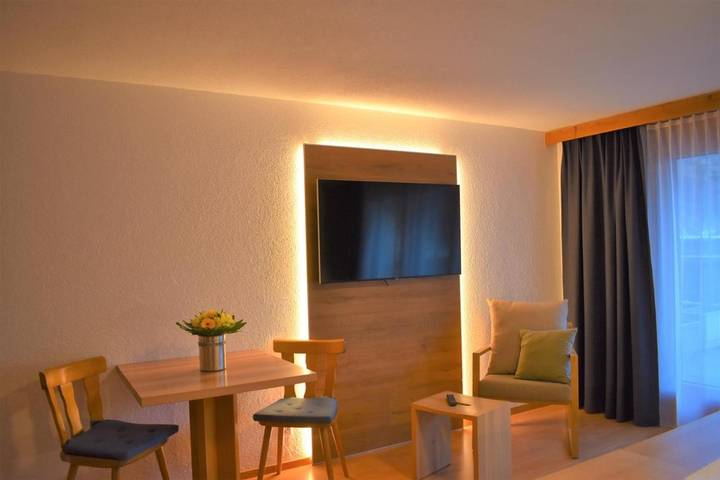 Gîte pour 2 personnes, avec balcon et vue, animaux acceptés à Täsch - 2