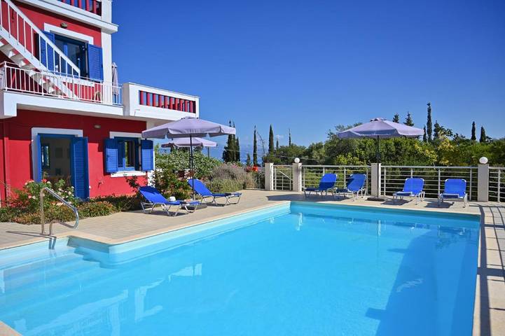 Villa για 6 άτομα, με Μπαλκόνι και Ταράτσα καθώς και Κήπο και Πισίνα στο Φισκάρδο