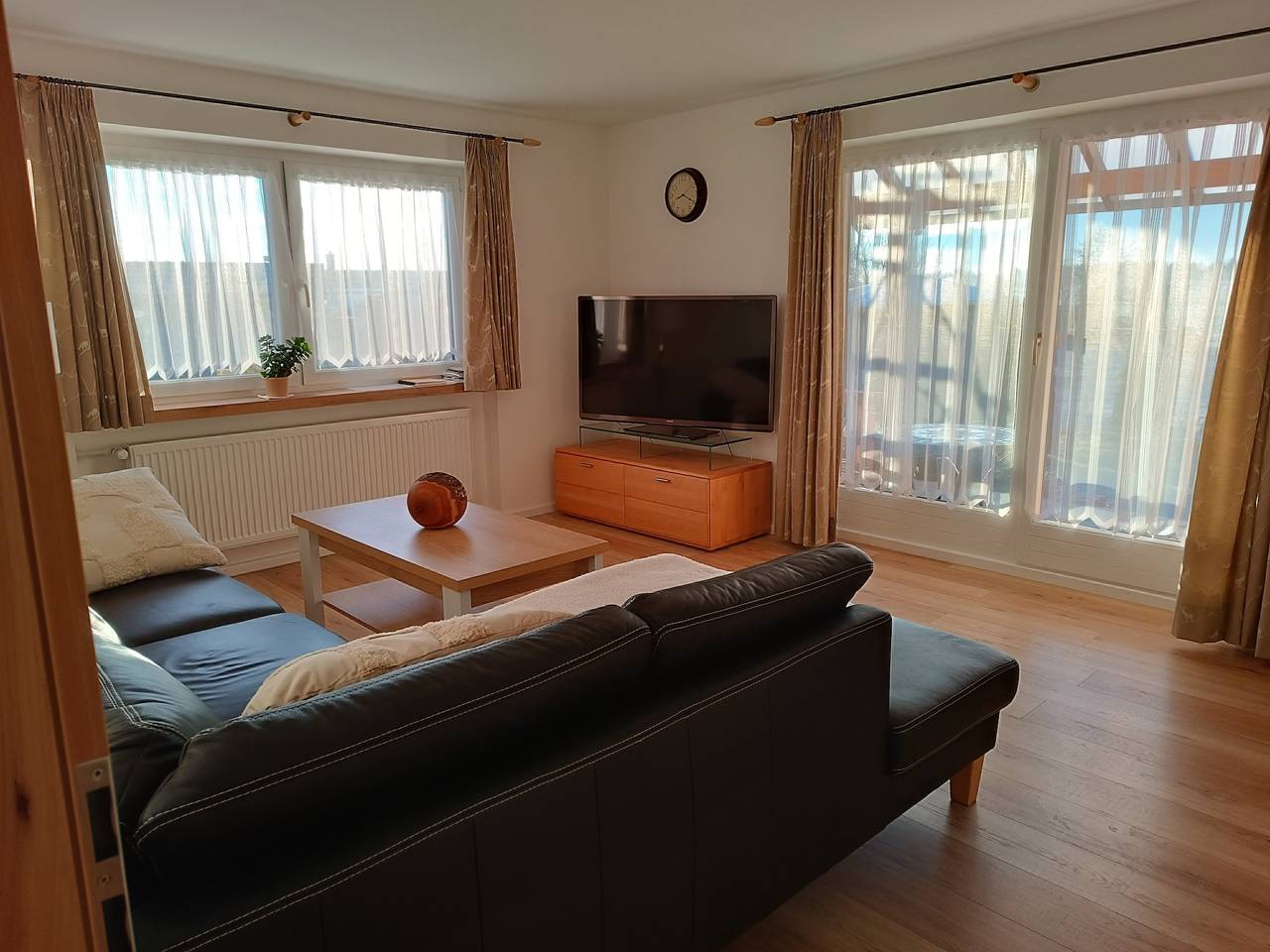 Ganze Wohnung, Ferienwohnung 'Haus Kali' mit Bergblick, Gemeinschaftsterrasse und Wlan in Teisendorf, Rupertiwinkel