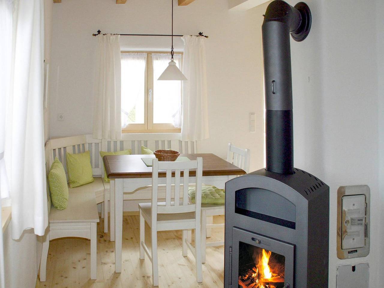 Komfortables Ferienhaus im Landhausstil im Vital Camp Bayerbach in Bayerbach, Bayerische Golf und Thermenland