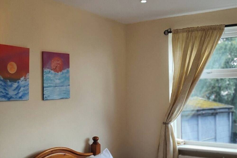 Cosy Family House, close to amenities and city centre in Stoke-on-Trent, Midlands