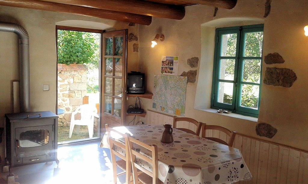 Maison au fond du jardin in Chenereilles, Massif central