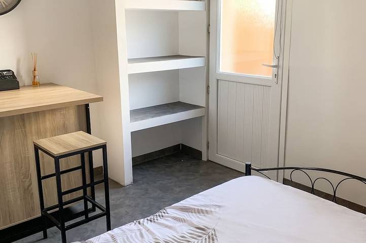 Entire apartment, Homerez - Studio in Ploërmel in Ploërmel, Vannes region