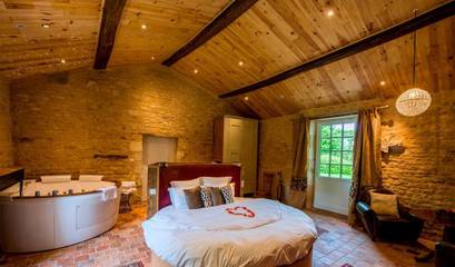 Maison d’hôte pour 2 personnes, avec vue et jardin ainsi que piscine et sauna à Moreilles