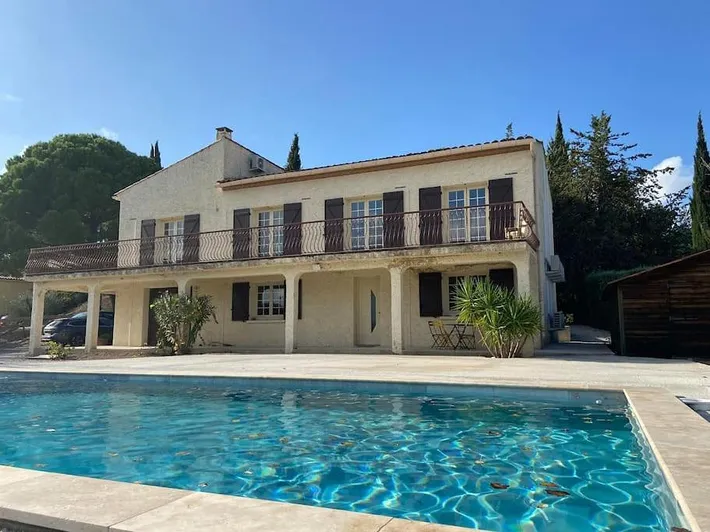 Casa de vacaciones para 15 personas, con piscina además de jardín y vistas - 1