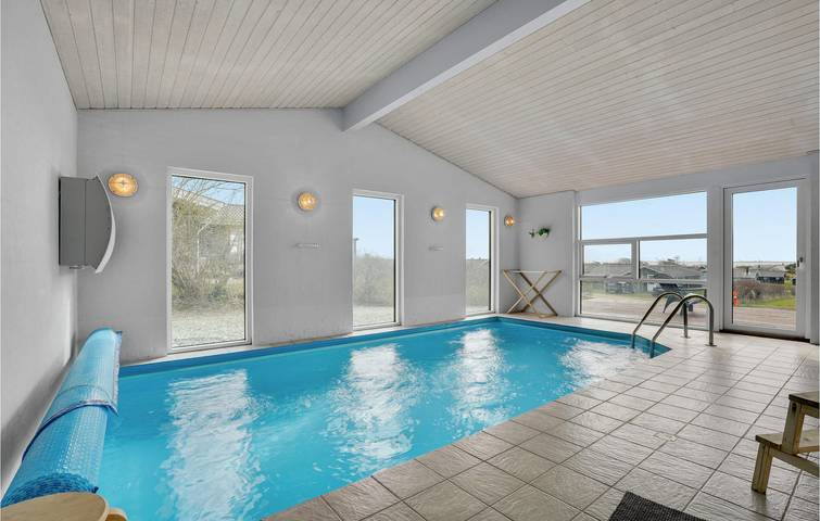 Ferienhaus für 6 Personen, mit Terrasse und Whirlpool sowie Garten und Pool in Kærgården - 2