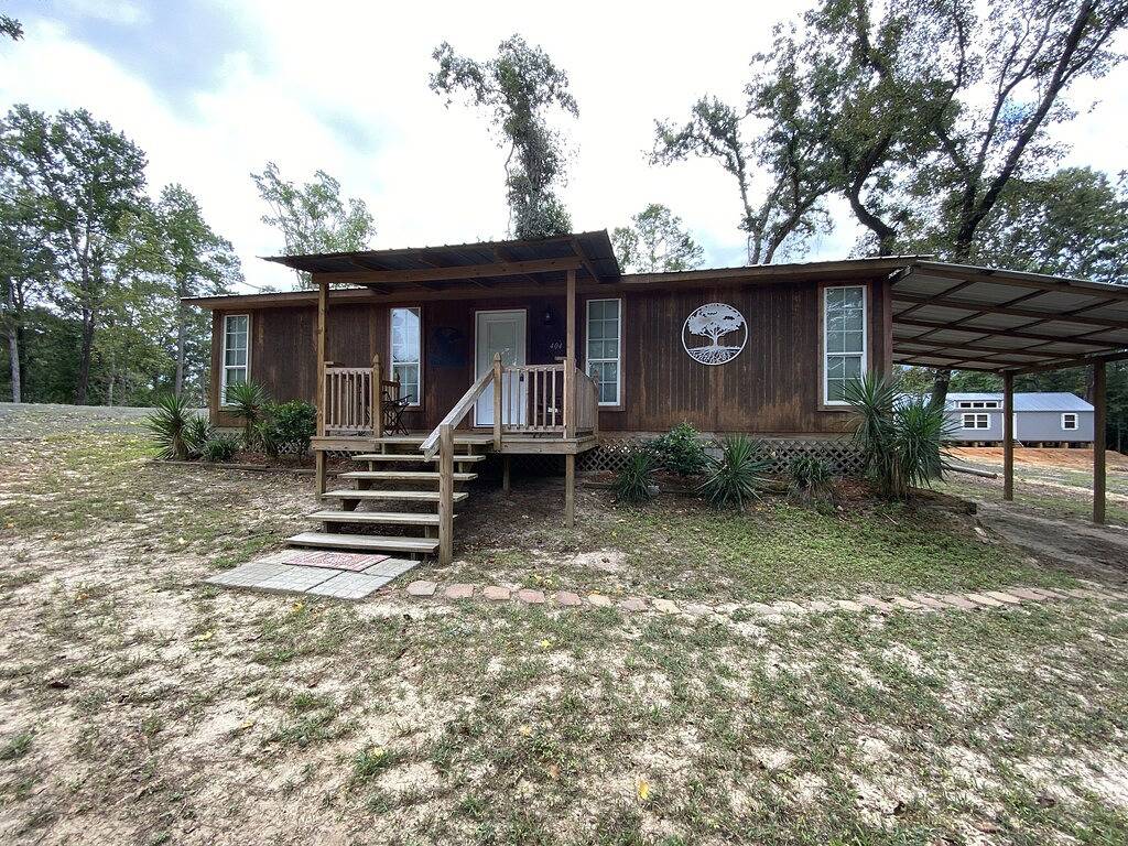 The Eagles Nest located in Fairmont off Hwy 3315 in Toledo Bend Reservoir