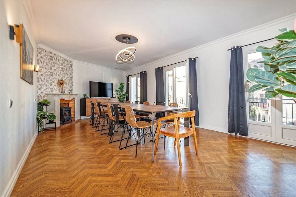 Apartamento entero, Grand Gite Proche Centre-ville Pour 24 Personnes in Clermont-Ferrand, Parque Natural Regional Volcans d'Auvergne
