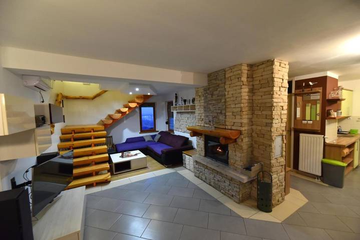 Appartement de vacances pour 9 personnes, avec sauna et piscine ainsi que jardin et vue, animaux acceptés