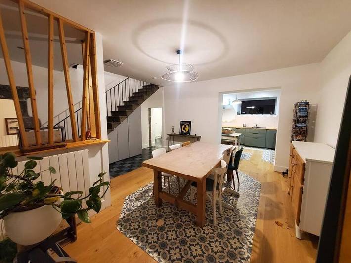 Location de vacances pour 6 personnes, avec jardin à Saint-Genès-Champanelle