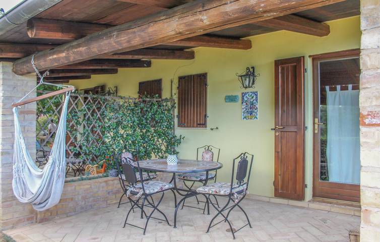 Casa vacanza per 4 persone, con Terrazza e Giardino a Pedaso
