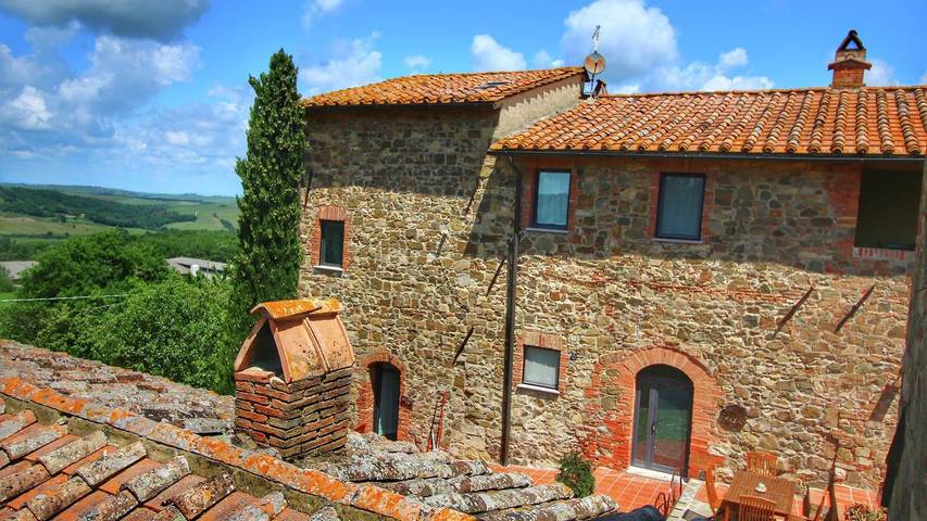 Agriturismo per 4 persone, con giardino e piscina in Val d’Orcia