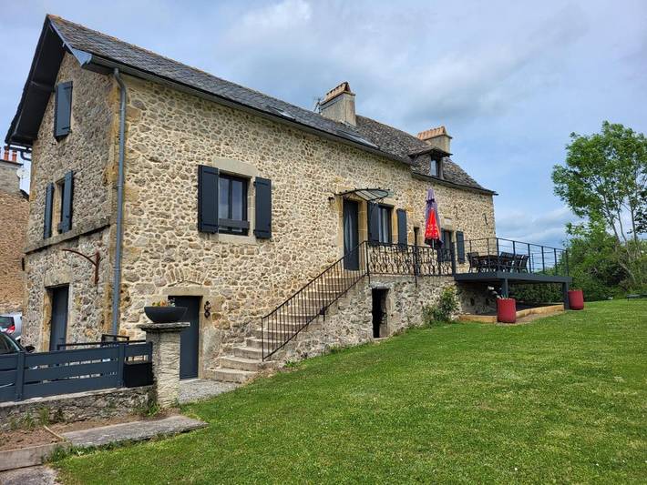 Location de vacances pour 10 personnes, avec vue et jardin à Drulhe - 2
