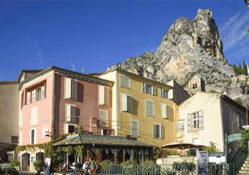 Hôtel pour 2 personnes, avec vue et terrasse à Moustiers-Sainte-Marie